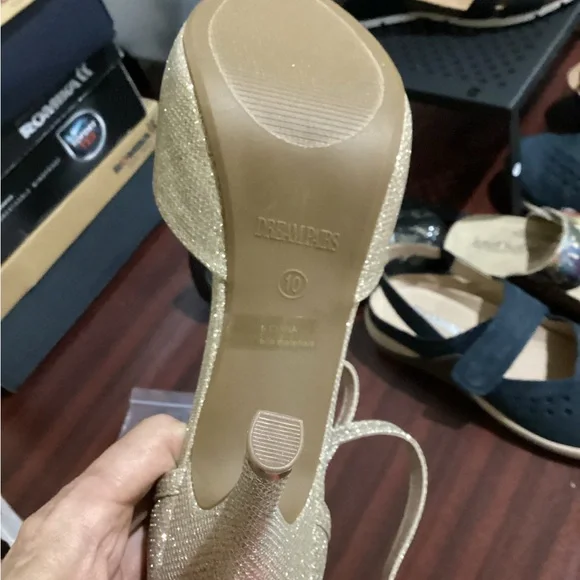 23. NEW SIZE 10 Dream Pairs Champagne Glitter Heels with Ankle Strap - Picture 5 of 7